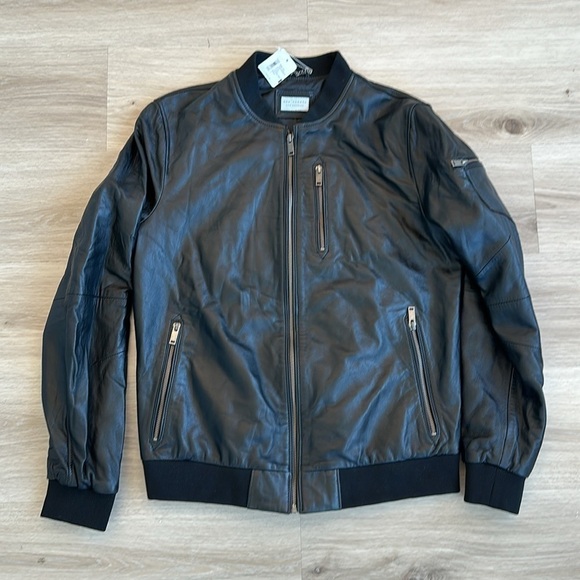 LEATHER BOMBER JACKET - BLACK
Ron Tomson men’s large - Picture 7 of 11